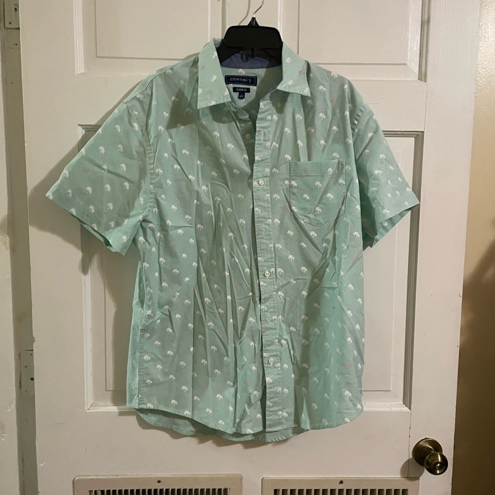 Crown & Ivy Mint Green Large Dress Shirt